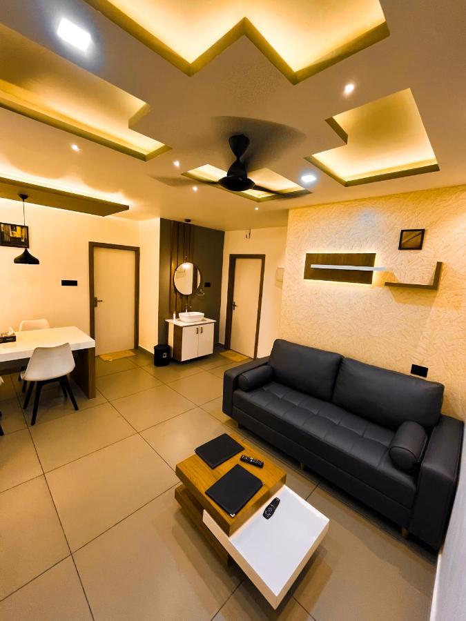 Bbc Luxury Apartments Perintalmanna Luaran gambar