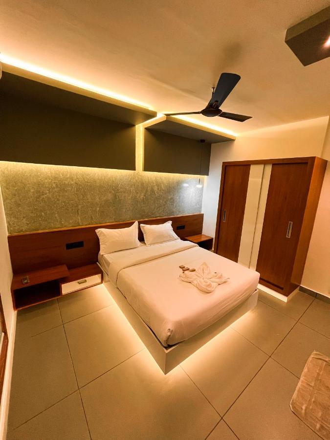 Bbc Luxury Apartments Perintalmanna Luaran gambar