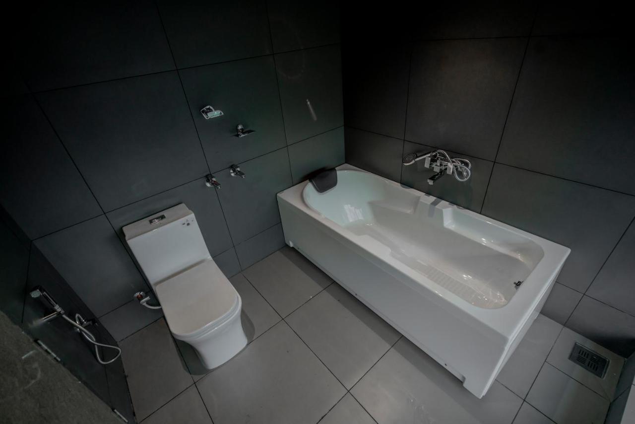 Bbc Luxury Apartments Perintalmanna Luaran gambar