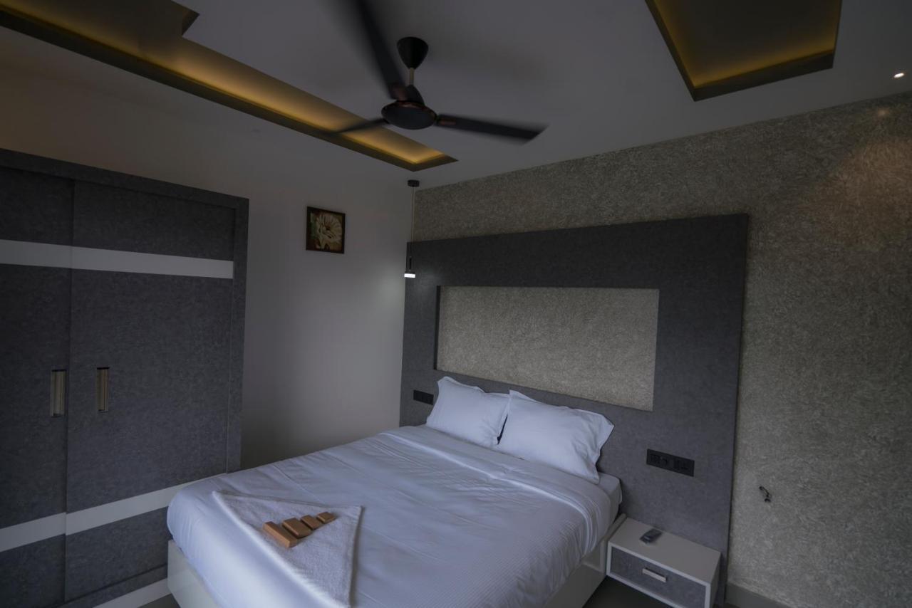 Bbc Luxury Apartments Perintalmanna Luaran gambar