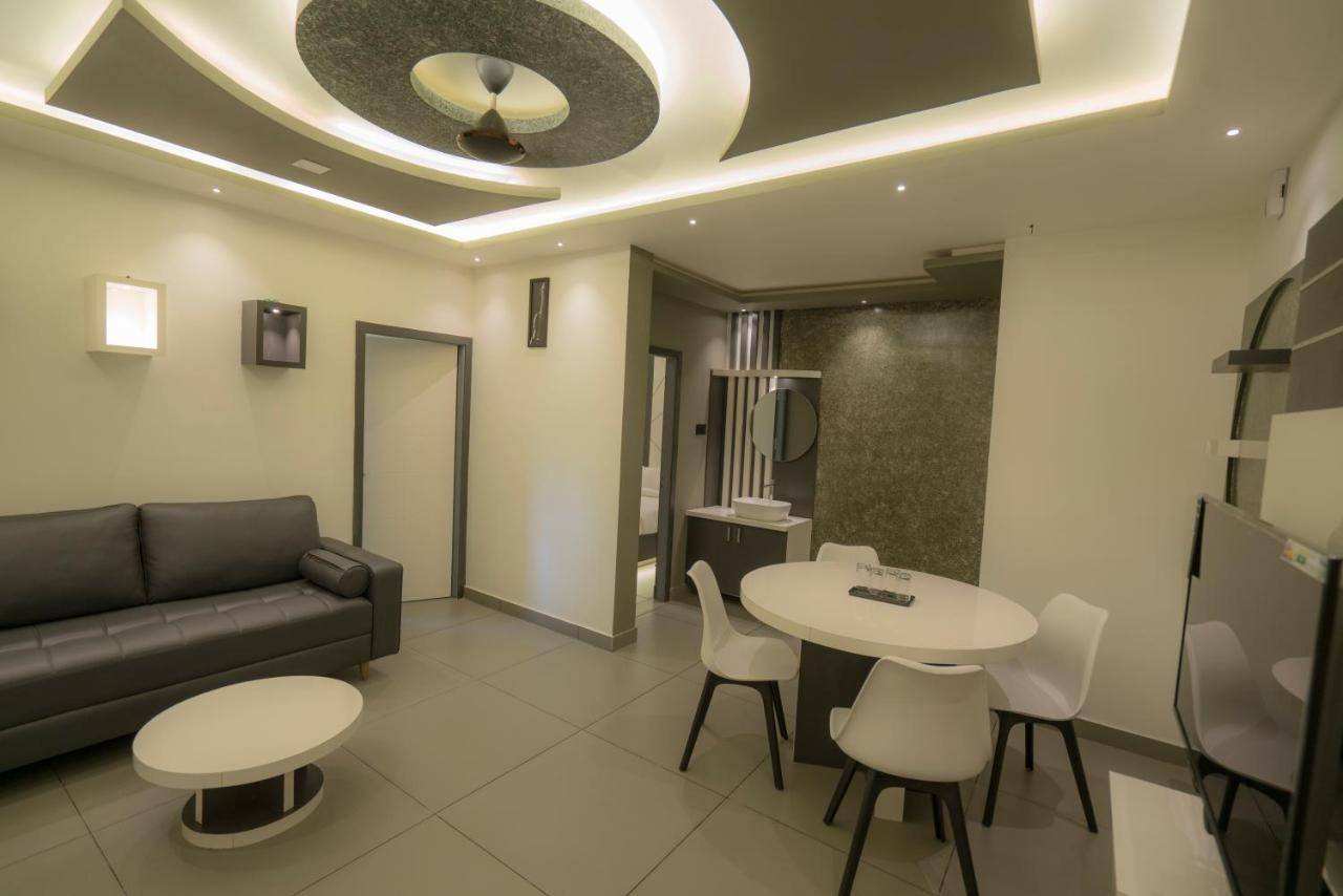Bbc Luxury Apartments Perintalmanna Luaran gambar